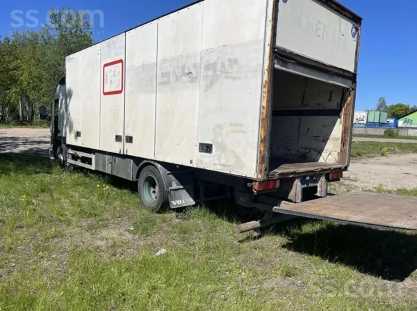 Kravas auto atjaunošana (PIRMS)